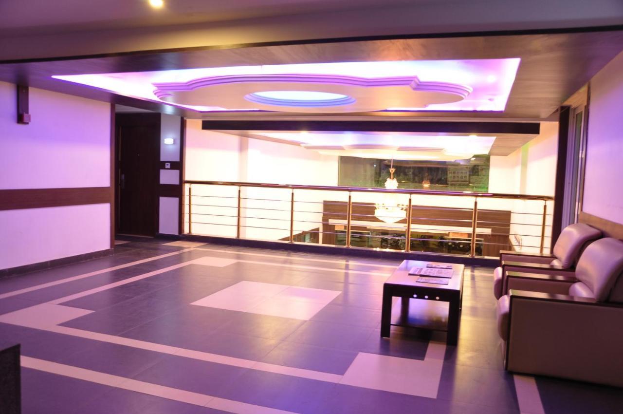 Grand Clarks Inn Badami Luaran gambar