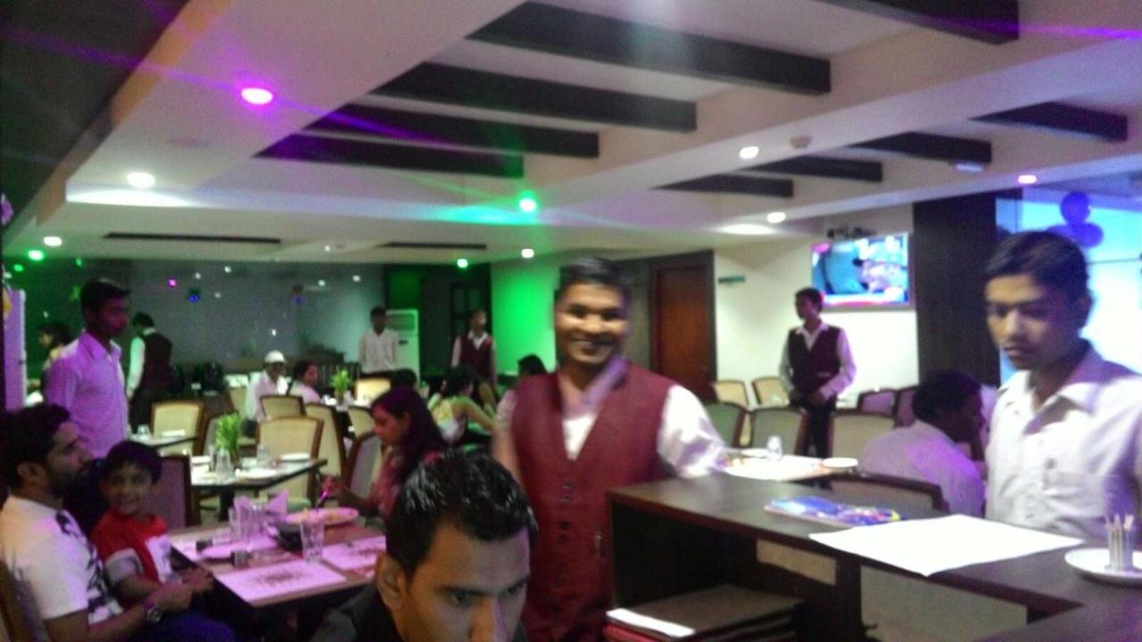 Grand Clarks Inn Badami Luaran gambar