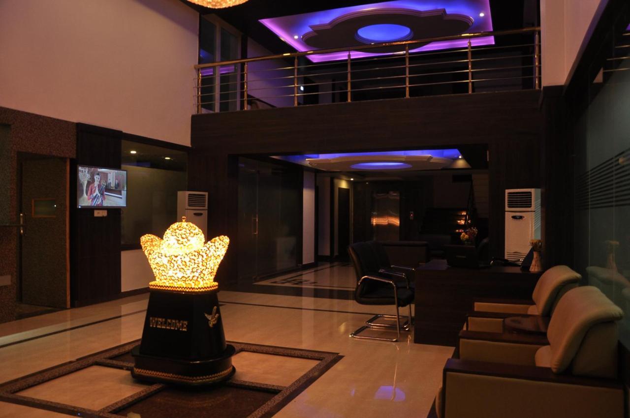 Grand Clarks Inn Badami Luaran gambar